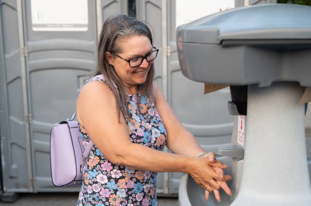 Best Luxury portable toilet rental  in Lathrop, MO